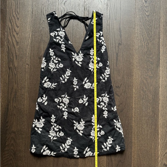 Abercrombie & Fitch US SP Women's Embroidered Linen-Blend Mini Dress - Picture 7 of 15